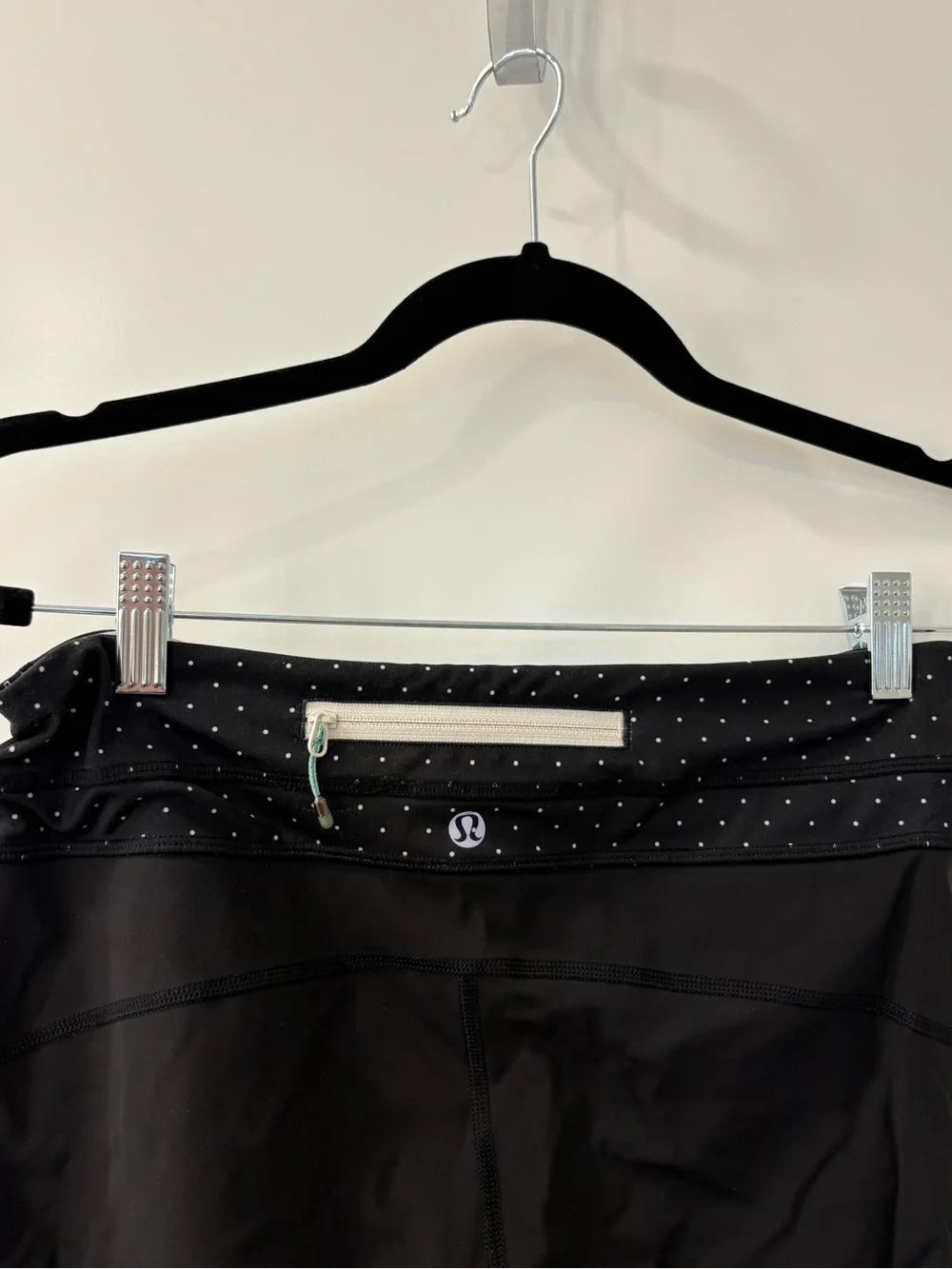 Lululemon Black Capri Leggings with White Side Stripe and Polka Dot Waistband